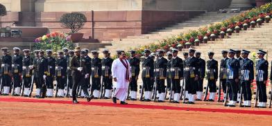 Mahinda Rajpaksha receives guard of honour at Rashtrapati Bhawan in New Delhi.  