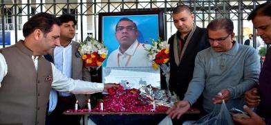Pakistani business community rises in support of lynched Sri Lankan manager's family (Photo: Dawn) Pakistani business community rises in support of lynched Sri Lankan manager's family (Photo: Dawn)