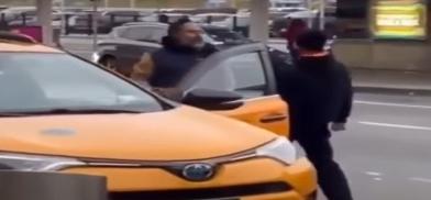 The attack on a Sikh taxi driver at New York's John F. Kennedy Airport was recorded by a witness and went viral on social media around January 9, 2022. (Photo: YouTube screenshot) The attack on a Sikh taxi driver at New York's John F. Kennedy Airport was recorded by a witness and went viral on social media around January 9, 2022. (Photo: YouTube screenshot)