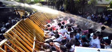 Sri Lankan president orders inquiry after protester dies in police firing (Photo: Twitter) Sri Lankan president orders inquiry after protester dies in police firing (Photo: Twitter)