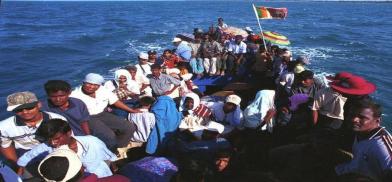 Sri Lankan Tamil family sails to India (Photo: Scroll.in) Sri Lankan Tamil family sails to India (Photo: Scroll.in)