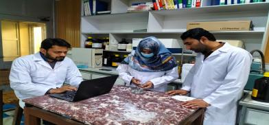 Scientists in Pakistan develop low-cost anti-bacterial fabric with multiple uses(Photo: Dawn) Scientists in Pakistan develop low-cost anti-bacterial fabric with multiple uses(Photo: Dawn)