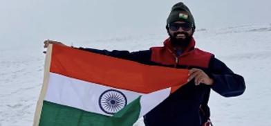 Hoisting the Indian flag at Mt Nun. Credit: Anurag Maloo Instagram