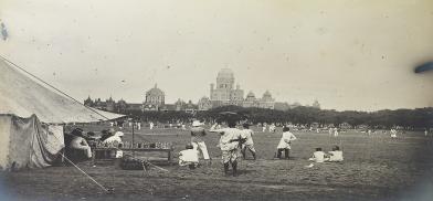 Cricket in Colonial Bombay, 1910 (Photo: Wikipedia) Cricket in Colonial Bombay, 1910 (Photo: Wikipedia)