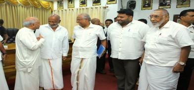 Prime Minister Dinesh Gunawardena exchanging pleasantries with Jaffna Parliamentarians M A Sumanthiran, Angajan Ramanathan, C Vigneshwaran and Dharmalingam Siddharthan.