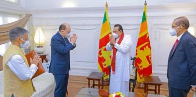 Indian foreign secretary meets Sri Lankan PM Mahinda Rajapaksa