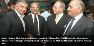 Aman Ki Asha 'Our Common Destiny' guests (l-r): late editor Arif Nizami, barrister Aitzaz Ahsan, former foreign minister Khursheed Kasuri, Gen. Mahmud Durrani. Photo via Aman Ki Asha