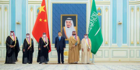 Xi Jinping with Saudi Monarch and Gulf leaders (Photo: Twitter)