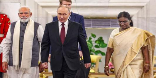 President Droupadi Murmu, Russian President Vladimir Putin and Prime Minister Narendra Modi attended a state banquet at Rashtrapati Bhavan. (MEA)
