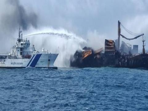 Indian, Sri Lankan joint operation to control fire in container vessel ...